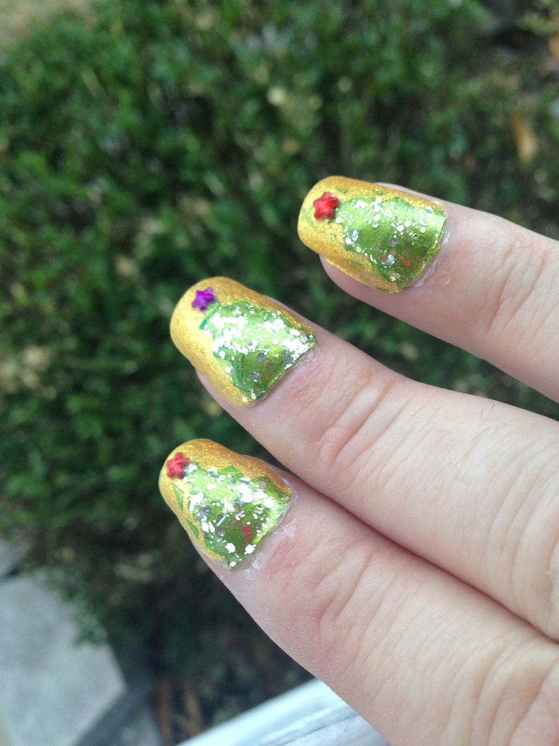 Illustration for article titled Merry Christmas from my nails